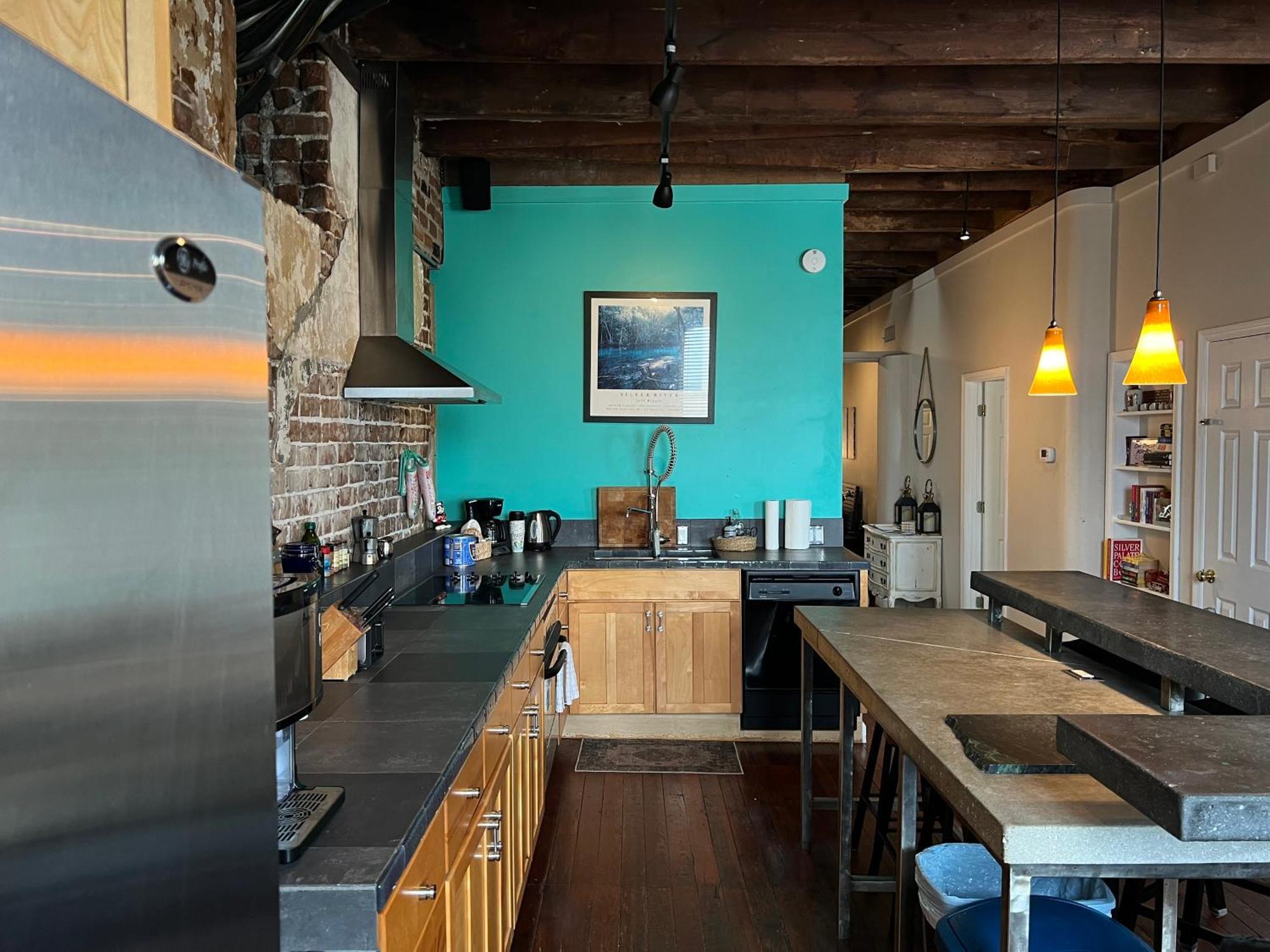 Penthouse On Broughton With Free Reserved Parking Apartment *