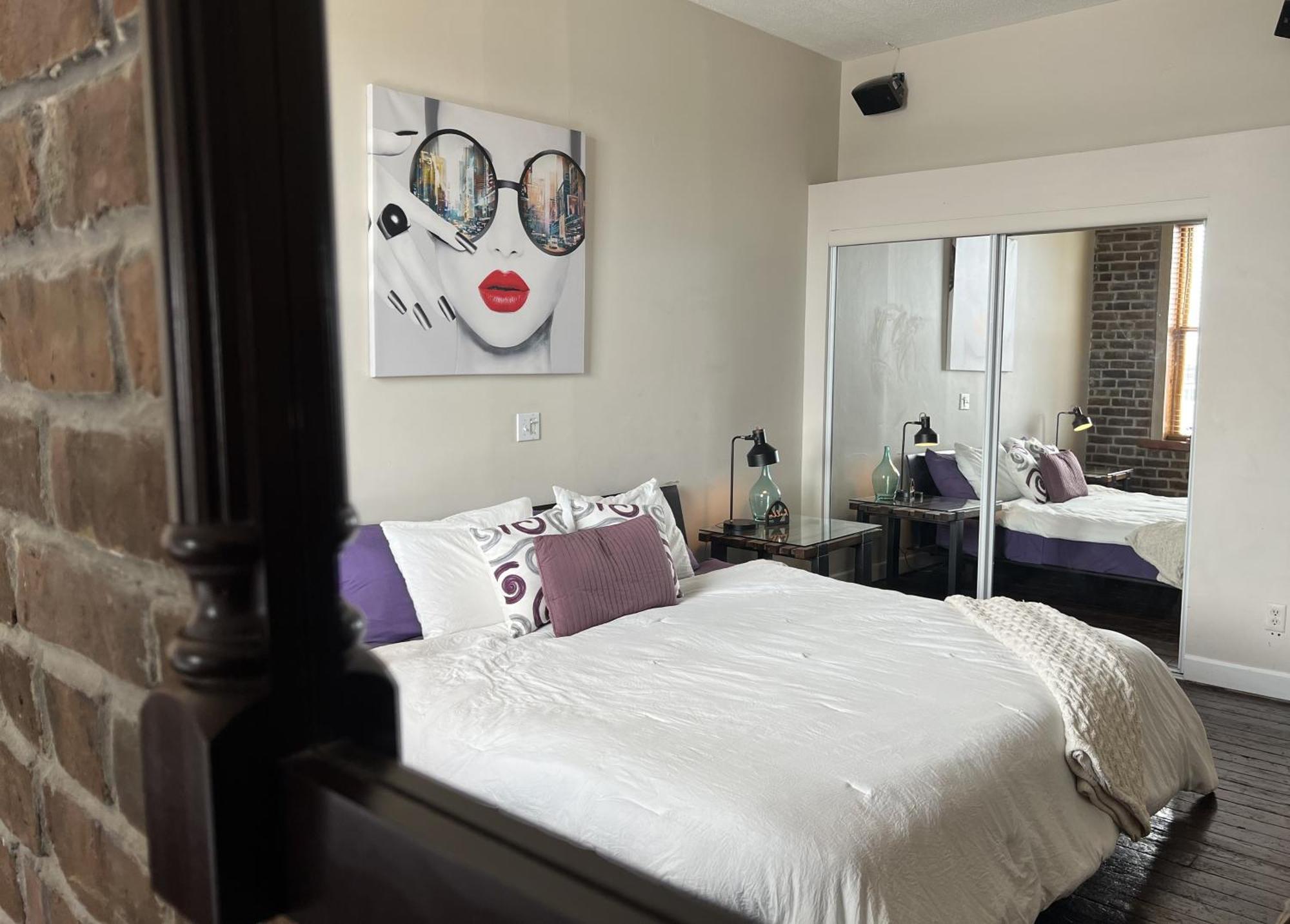 Apartment Penthouse On Broughton With Free Reserved Parking Savannah
