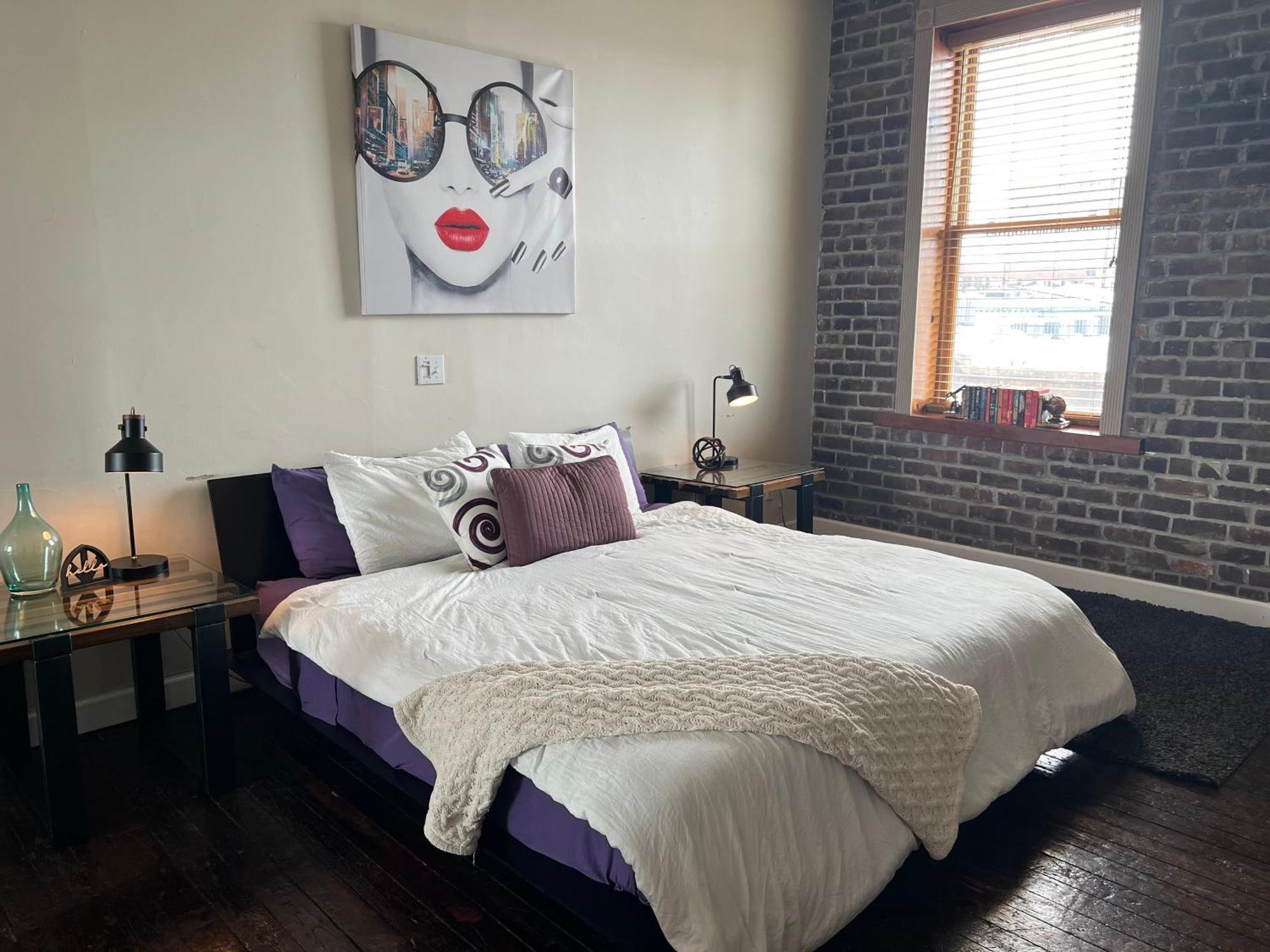 Penthouse On Broughton With Free Reserved Parking Savannah