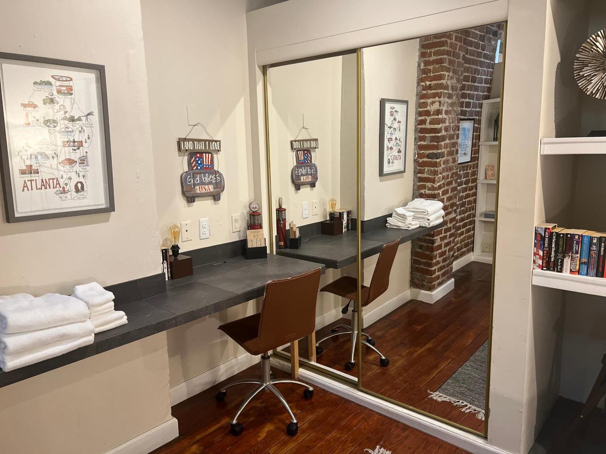 Penthouse On Broughton With Free Reserved Parking * Savannah