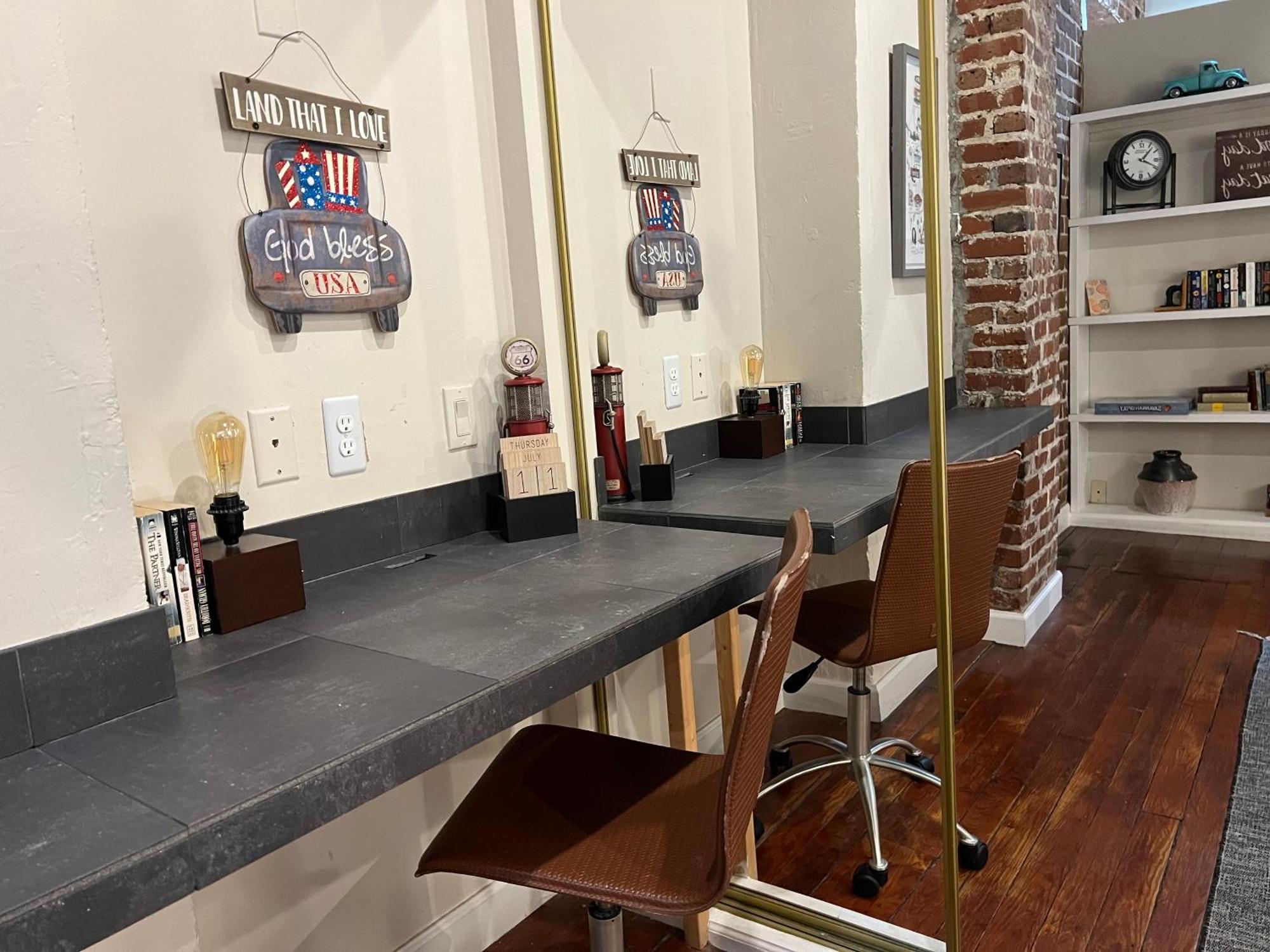 Apartment Penthouse On Broughton With Free Reserved Parking