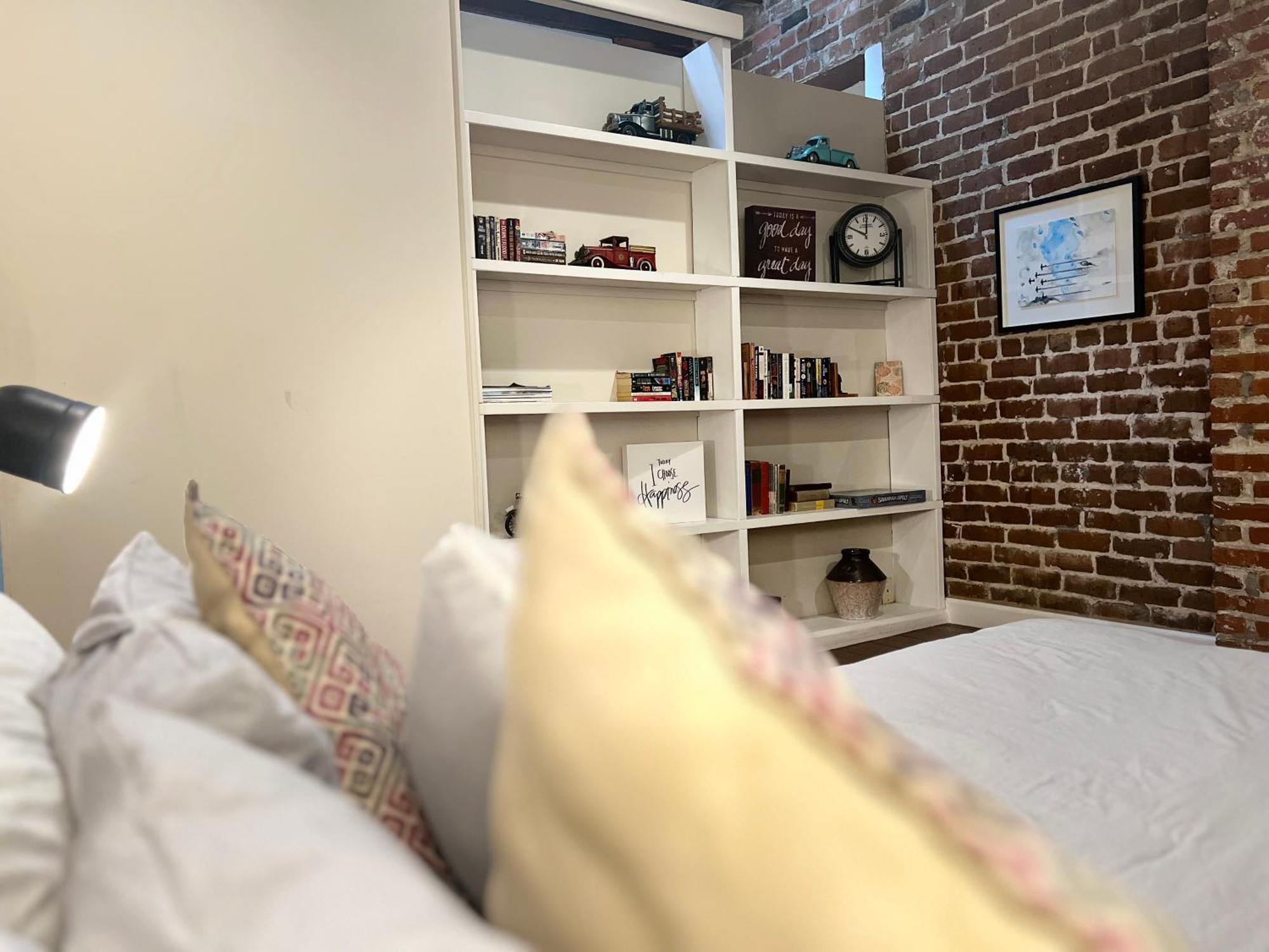 Apartment Penthouse On Broughton With Free Reserved Parking *