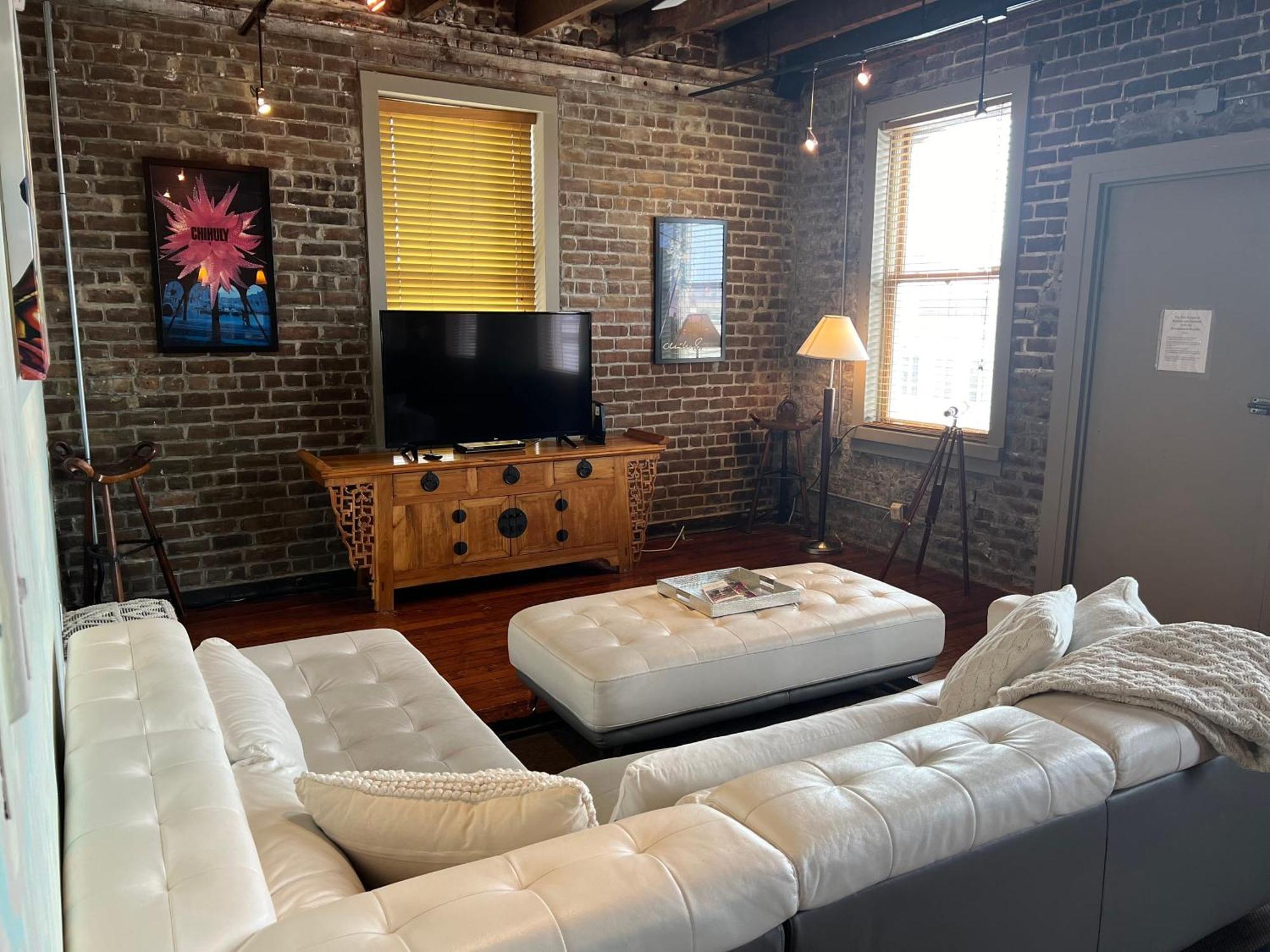 Apartment Penthouse On Broughton With Free Reserved Parking